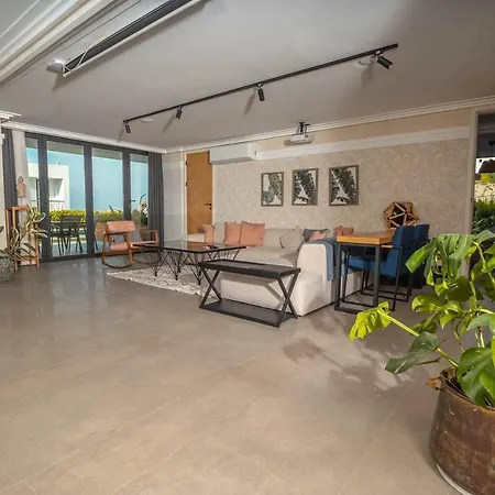 Marinhill Orange High Luxury Villa *
