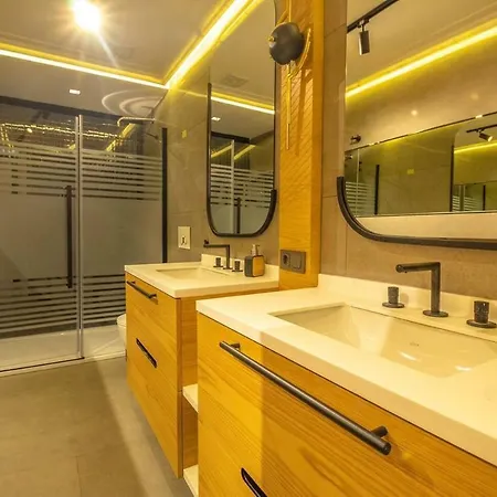 Marinhill Orange High Luxury Villa *